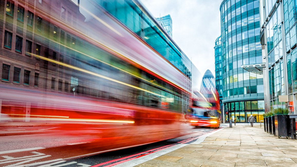 High-Speed, High-Reliability 5G Connectivity for Public Transit